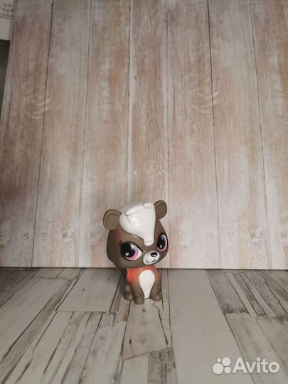 Littlest Pet Shop. Скунс Пеппер (светящийся)