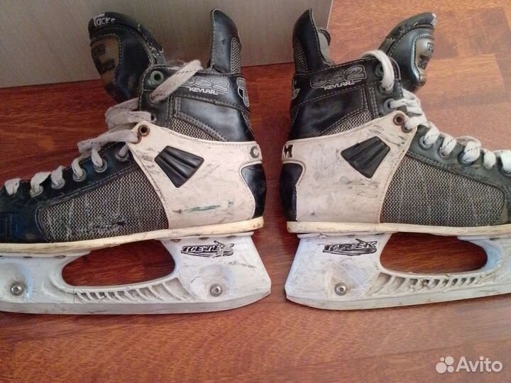 Коньки хоккейные