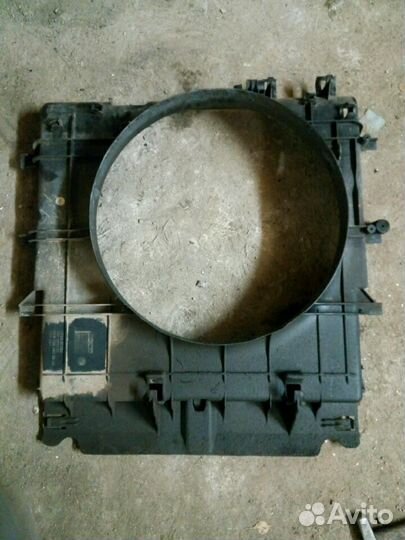 Диффузор вентилятора Фольксваген Крафтер