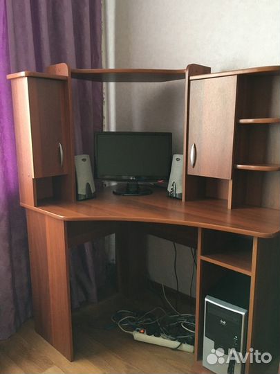 Компьютерный стол