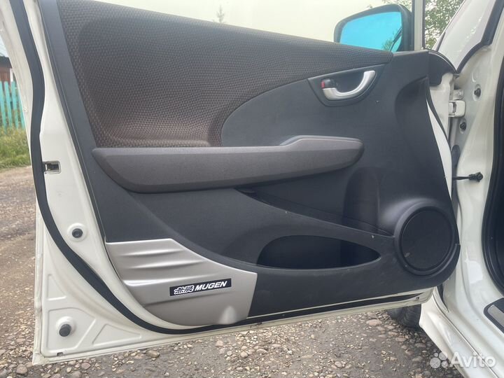 Honda Fit Shuttle 1.3 CVT, 2012, 283 000 км