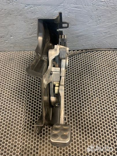 Педаль стояночного тормоза Mercedes-Benz Sl500