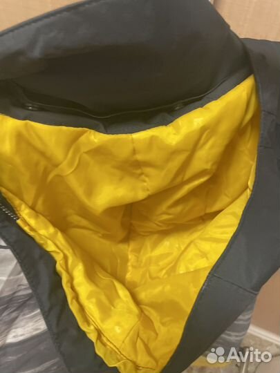 Сноубордическая куртка мужская