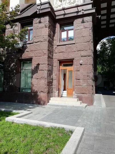 Сдам торговое помещение, 267 м²