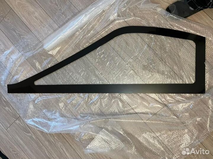 Стекло боковое правое форточка Shantui