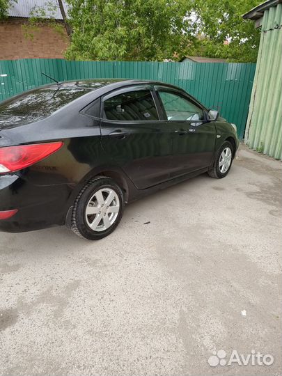 Hyundai Solaris 1.4 МТ, 2011, 270 550 км