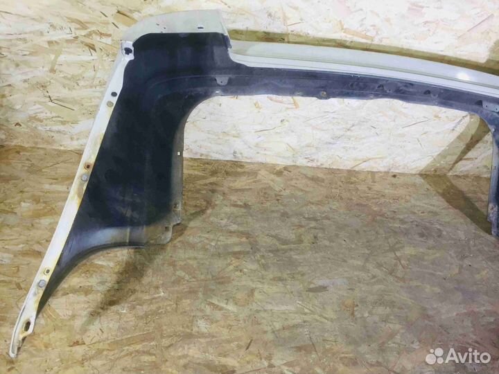 Бампер задний Nissan Presage U30 Белыйцарапины