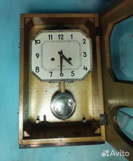 Часы янтарь СССР с боем настенные