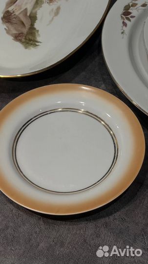 Столовый набор тарелок