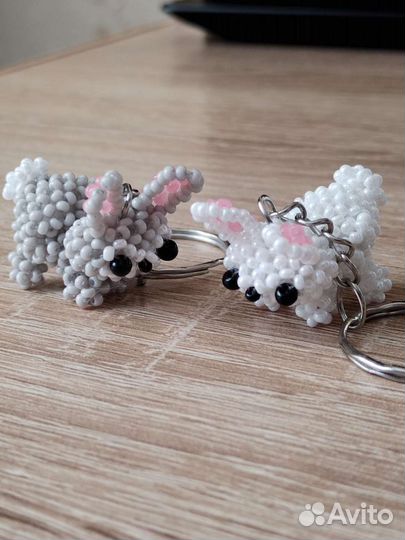 Брелок из бисера