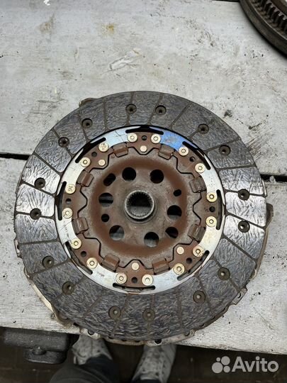 Двухмассовый маховик touran (сцепление) Bls