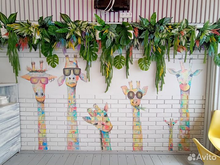 Композиция из искусственных цветов