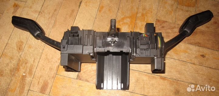 Переключатель подрулевой в сборе Skoda Rapid