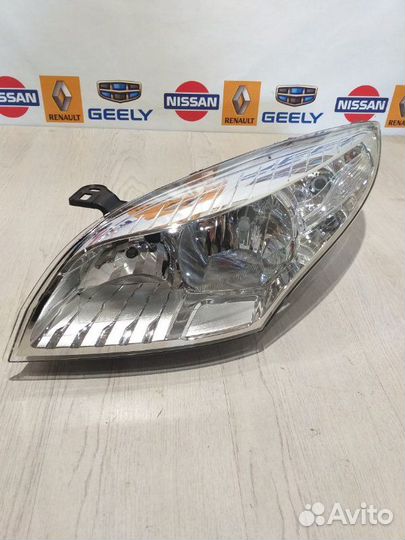 Фара Renault megane 3 Лев