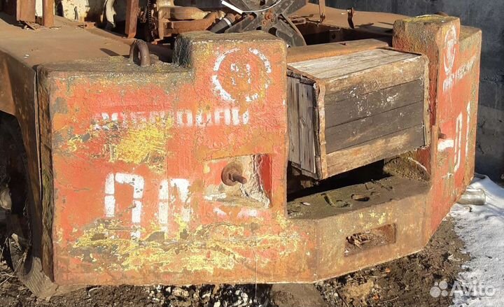 Противовес на Львовский вилочный погрузчик (лодырь