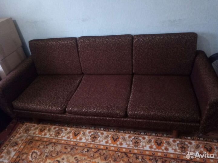 Диван
