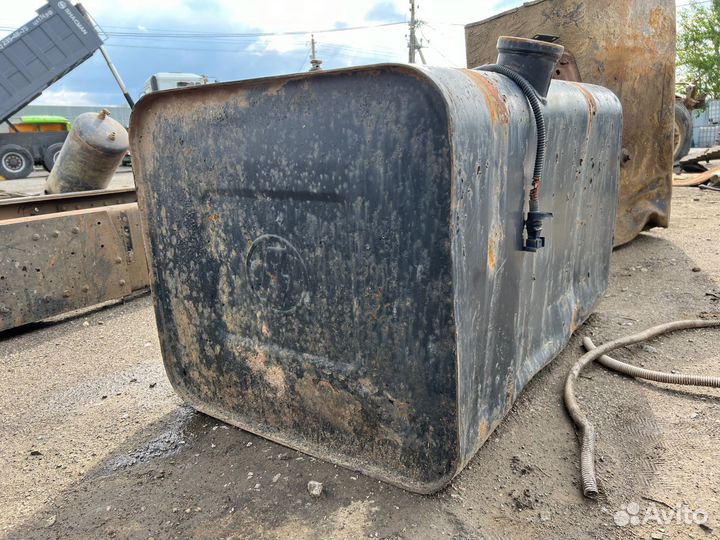 Бак топливный металл, 400 л на shacman