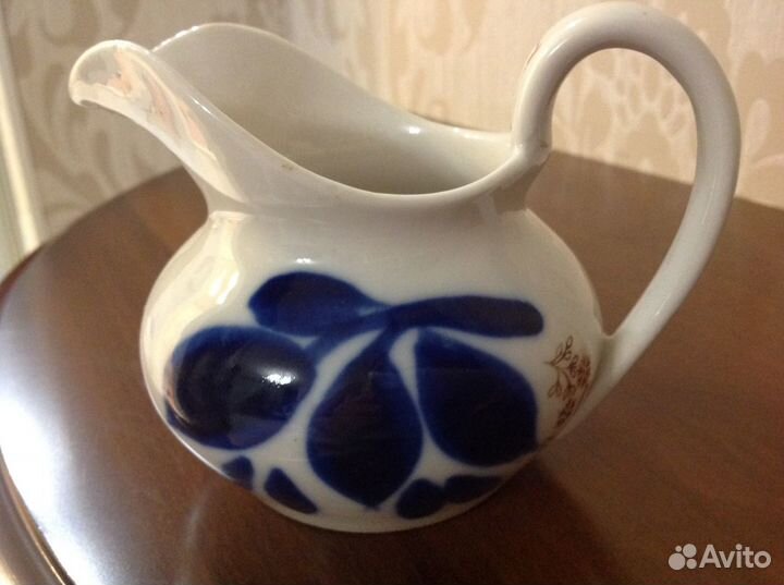 Молочник агитационный фарфор 20-е годы