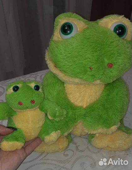 Лягушка с лягушонком