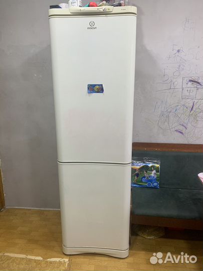 Холодильник indesit