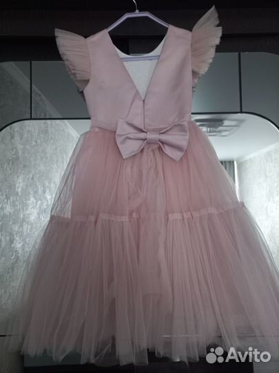 Платья праздничные