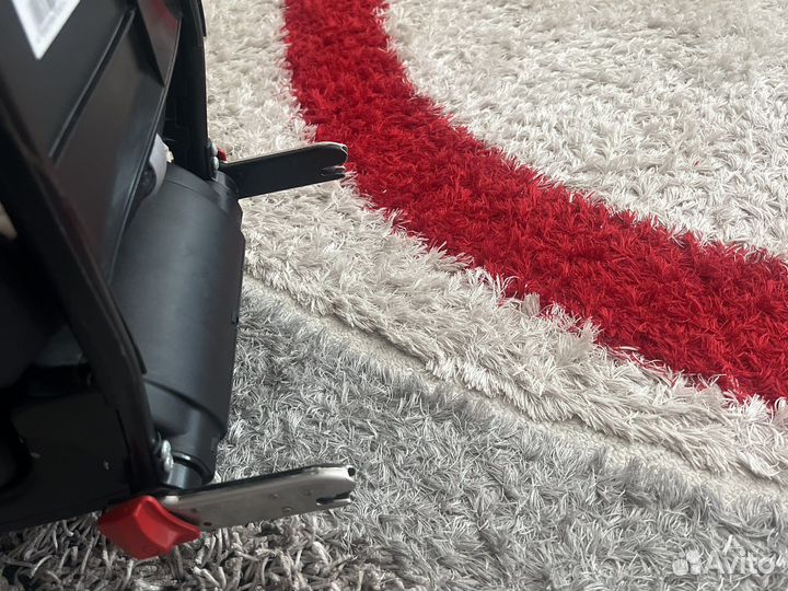 Детская автолюлька Romer с креплением isofix