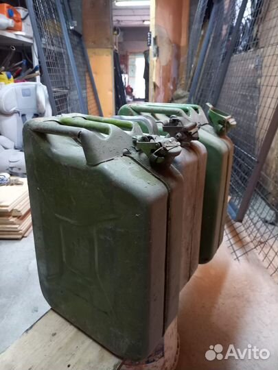 Канистра металлическая 20 л