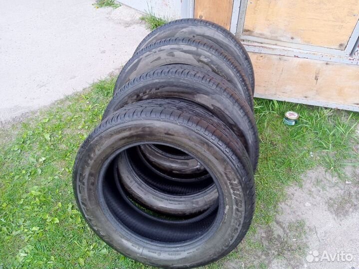 Bridgestone Dueler H/P 215/60 R17 96