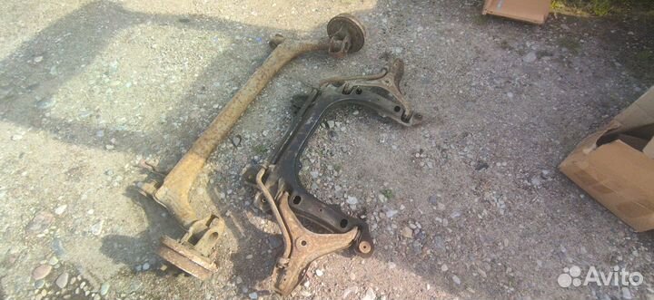 Продам переднюю и заднюю ось на Passat b2