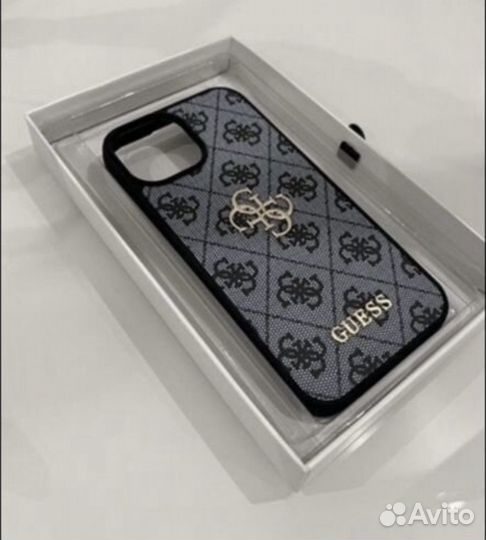 Чехол на iPhone 13 Guess