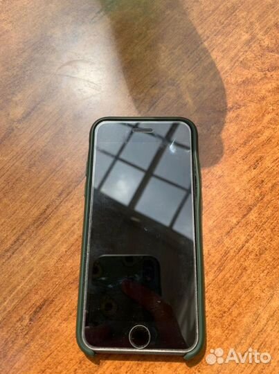 Телефон iPhone 7 32Gb