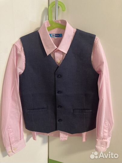 Рубашка и две жилетки