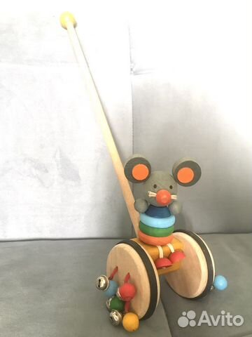 Деревянная игрушка-каталка с ручкой Мышонок