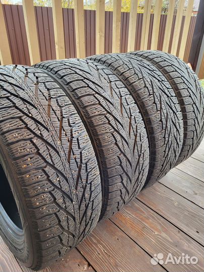 Nokian Tyres Hakkapeliitta R2 SUV 225/60 R17