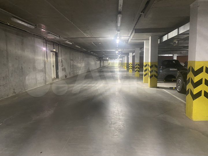 Машиноместо, 13 м²