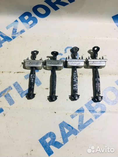 Ограничитель задней двери opel astra J 1.6 ат седа