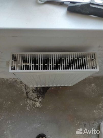 Батарея от застройщика с нижним подключением