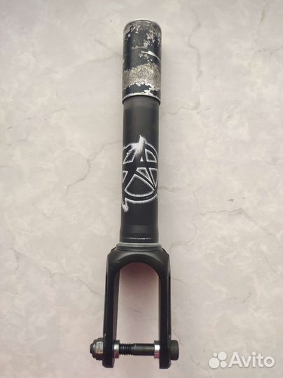 Вилка для трюкового самоката