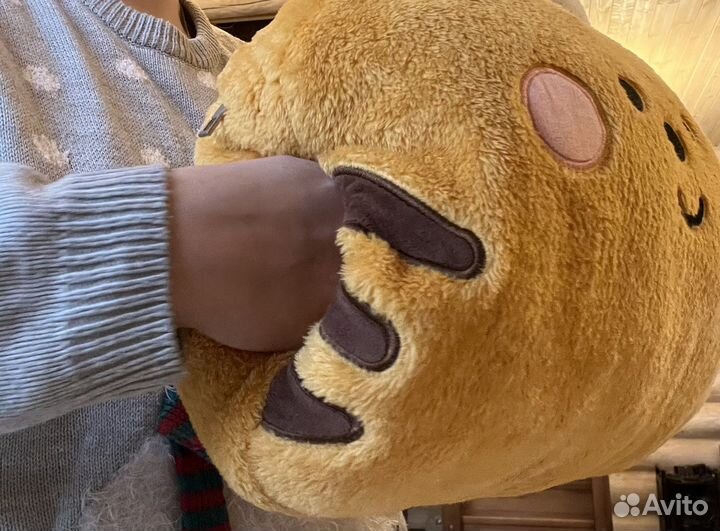 Подушка-муфта с пледом