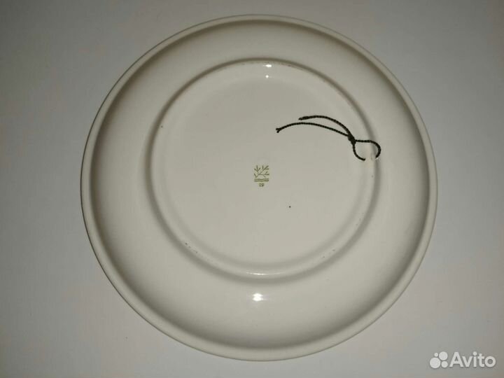 Настенная тарелка