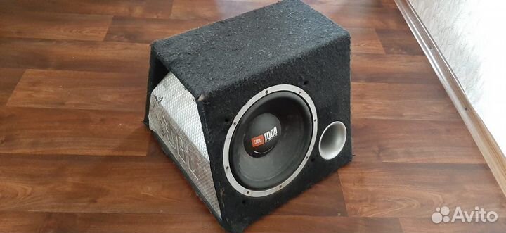 Сабвуфер jbl