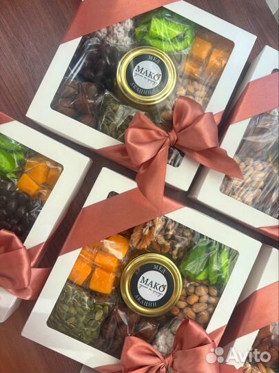 Подарочные наборы с орешками и медом
