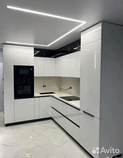 Кухонный гарнитур на заказ от фабрики