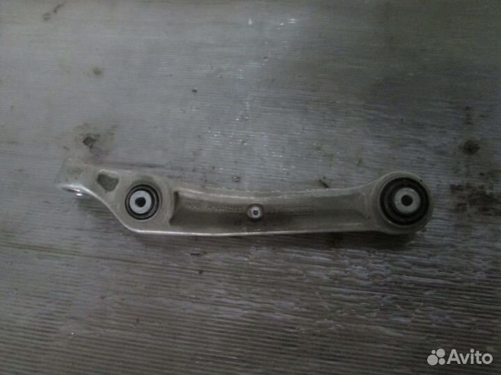 Рычаг передний левый на Audi Q7 4m0407155d с 15 г