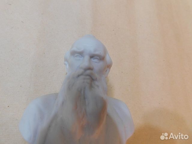 Бюст Л.Н. Толстой белый фарфор-бисквит СССР.в инте
