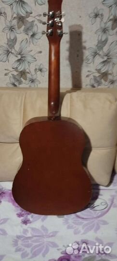 Акустическая гитара