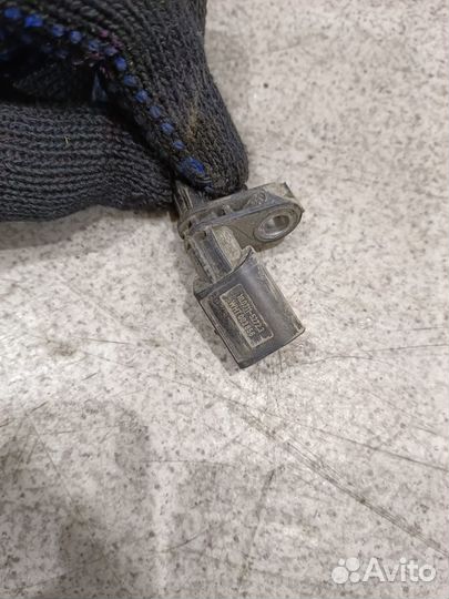 Передний правый датчик ABS для VW Passat CC