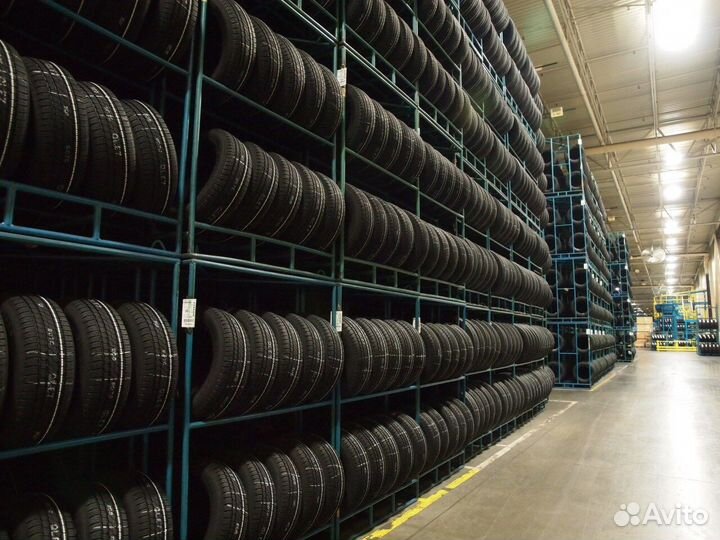 Pirelli Ice Zero 215/70 R16 104T