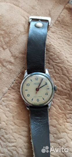 Наручные советские часы