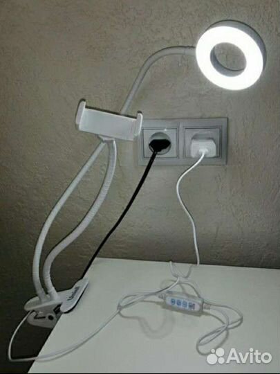 Держатель кронштейн с лампой для телефона новый